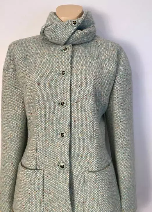 Chanel Pastel Green Wool Tweed Jacket with removable Scarf US 4/6/8