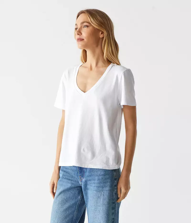 Daria Classic V-Neck Tee