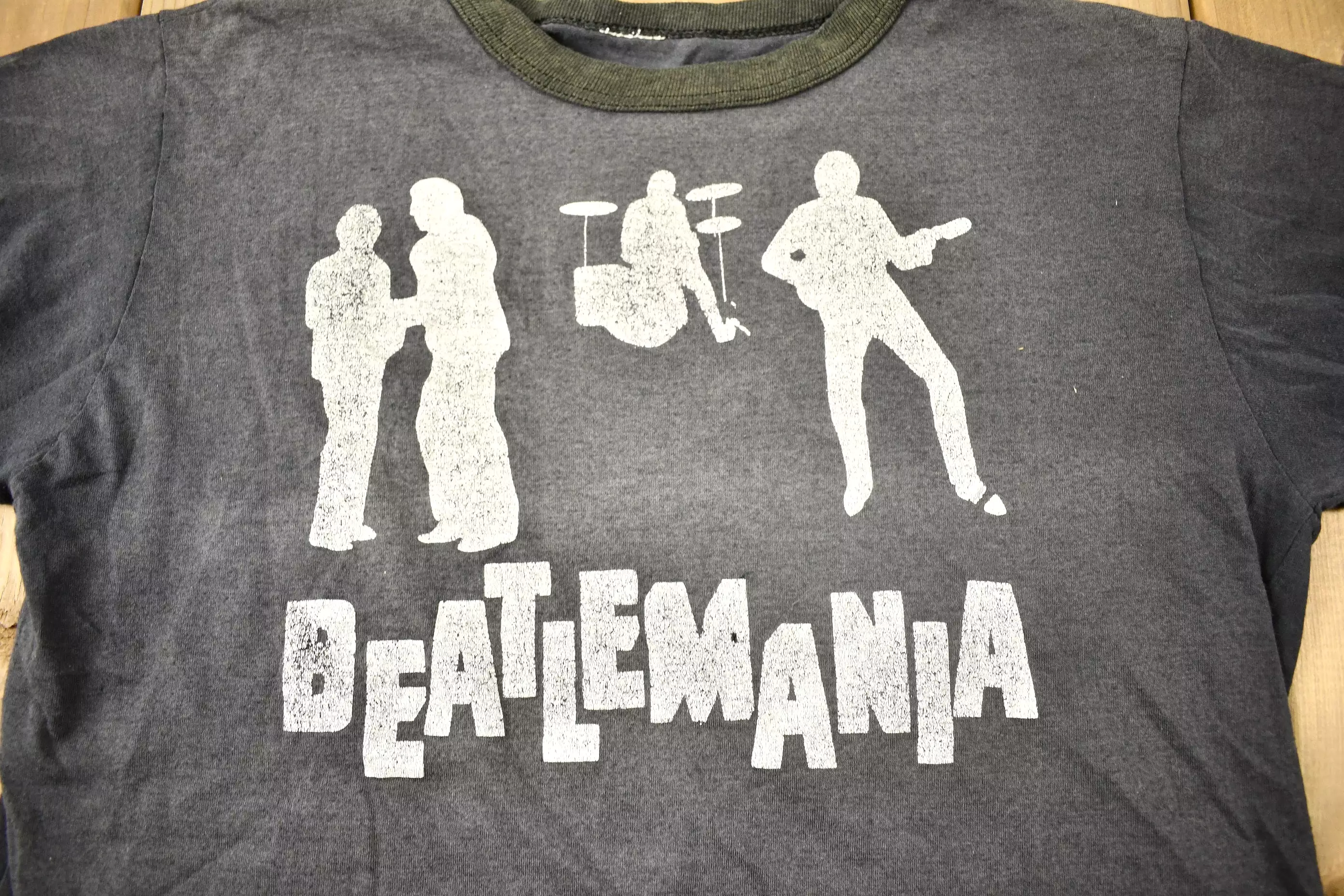 Vintage 1970s The Beatles Beatlemania Ringer T-shirt / Band Tee / Single Stitch / True Vintage  / Music Promo / Premium Vintage